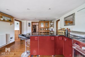 Photo 19- click for photo gallery